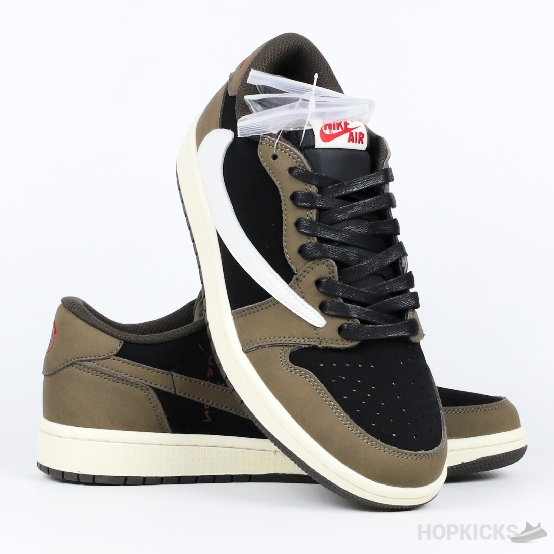 The Air Jordan 1 Low G is Jordan Ming attempt to mix the retro with performance